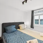 Suite Modern Fuer 6 Aalen Wlan Netflix